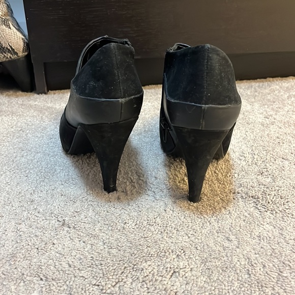 Black ankle bootie with 2 inch heel - Picture 2 of 3